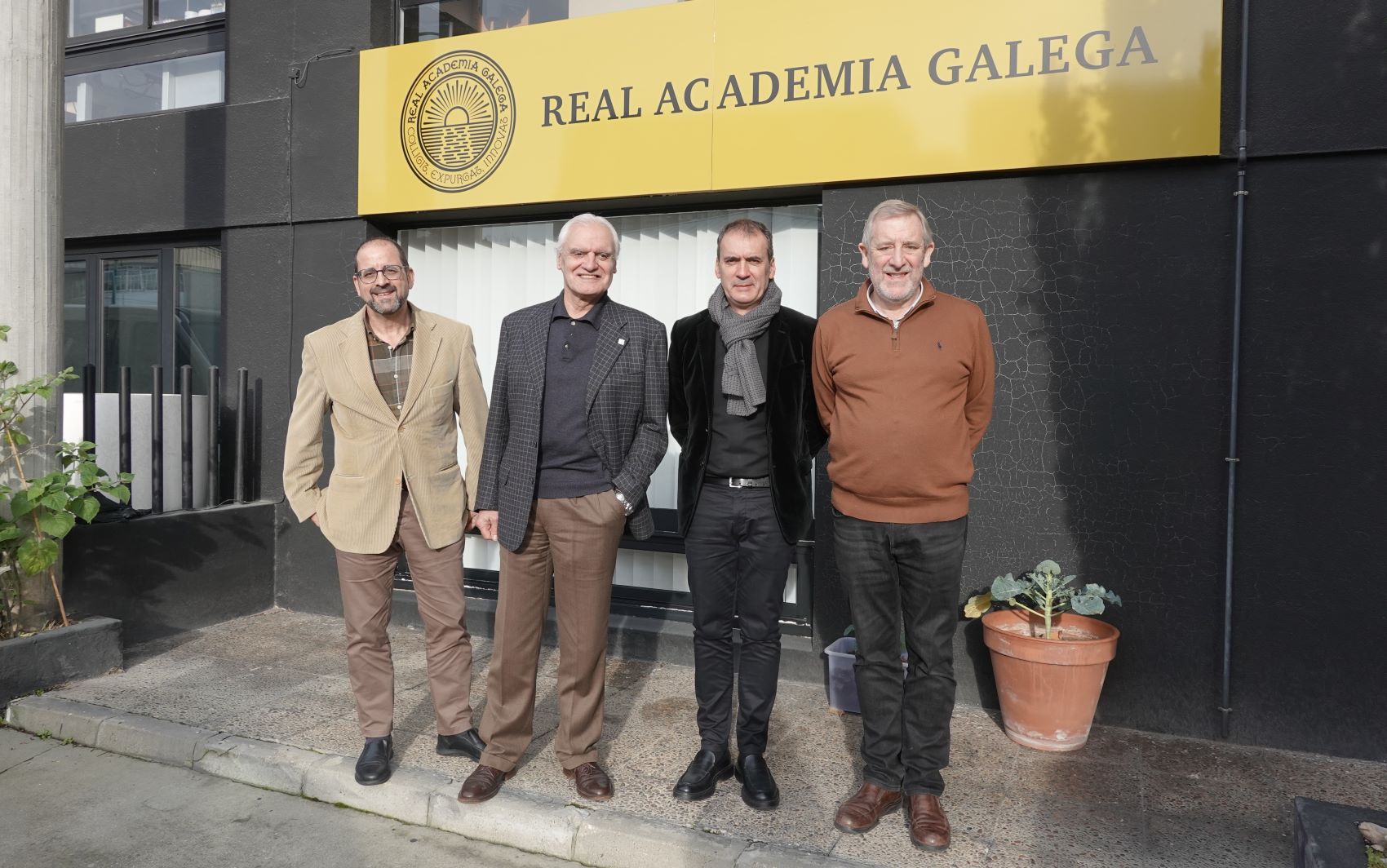 A Academia e o Concello de Tui abordan a celebración do centenario de Manuel Lago González