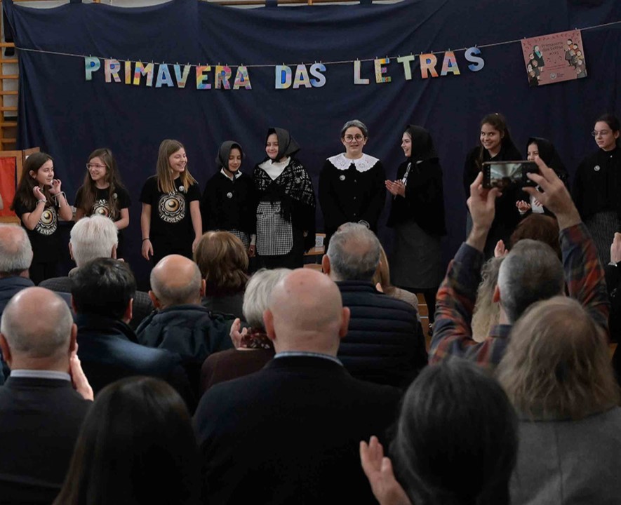 O alumnado de Cerceda estrea 'As Ferreñas', a obra que inaugura a Primavera das Letras