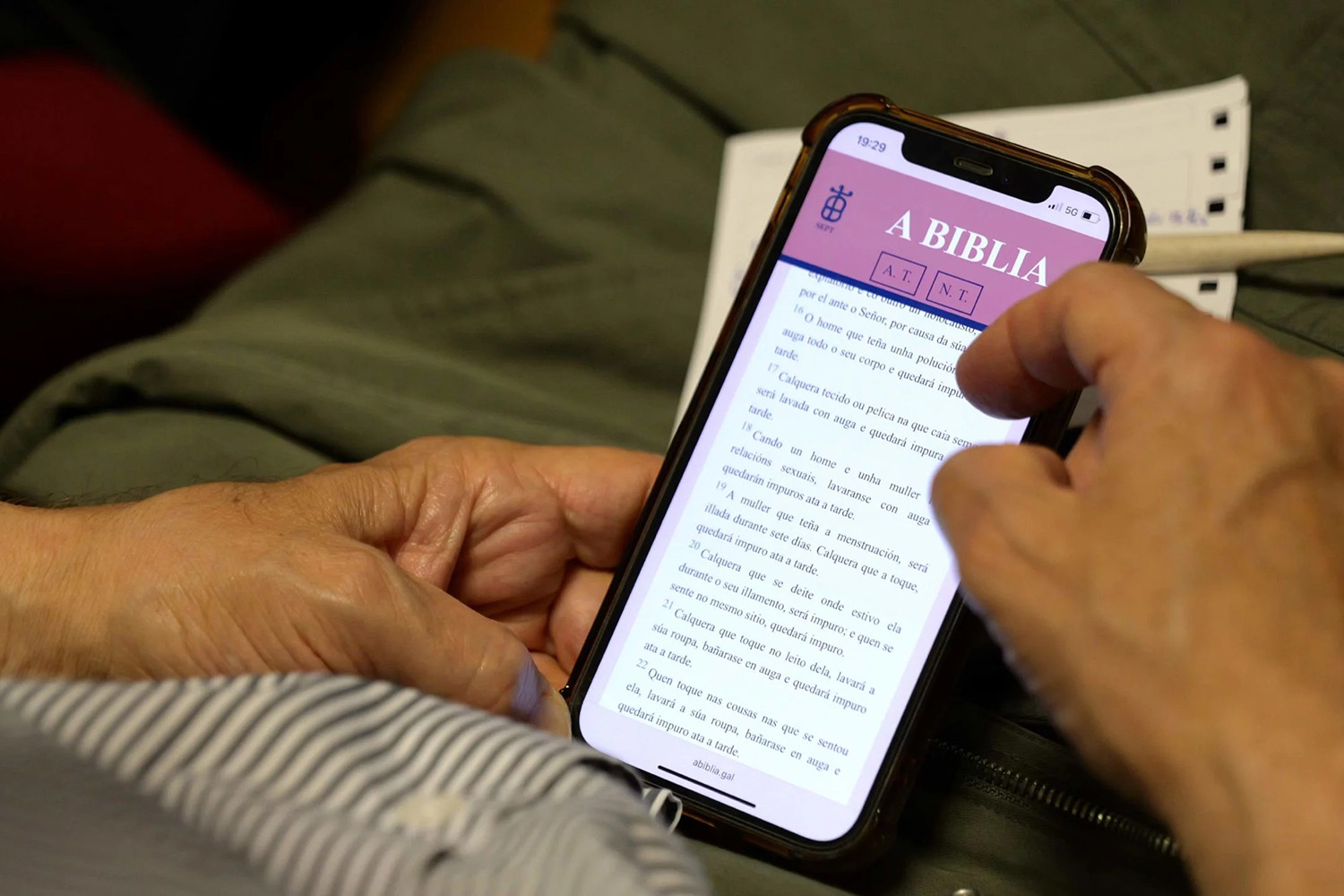 A Academia celebra a edición en liña da Biblia