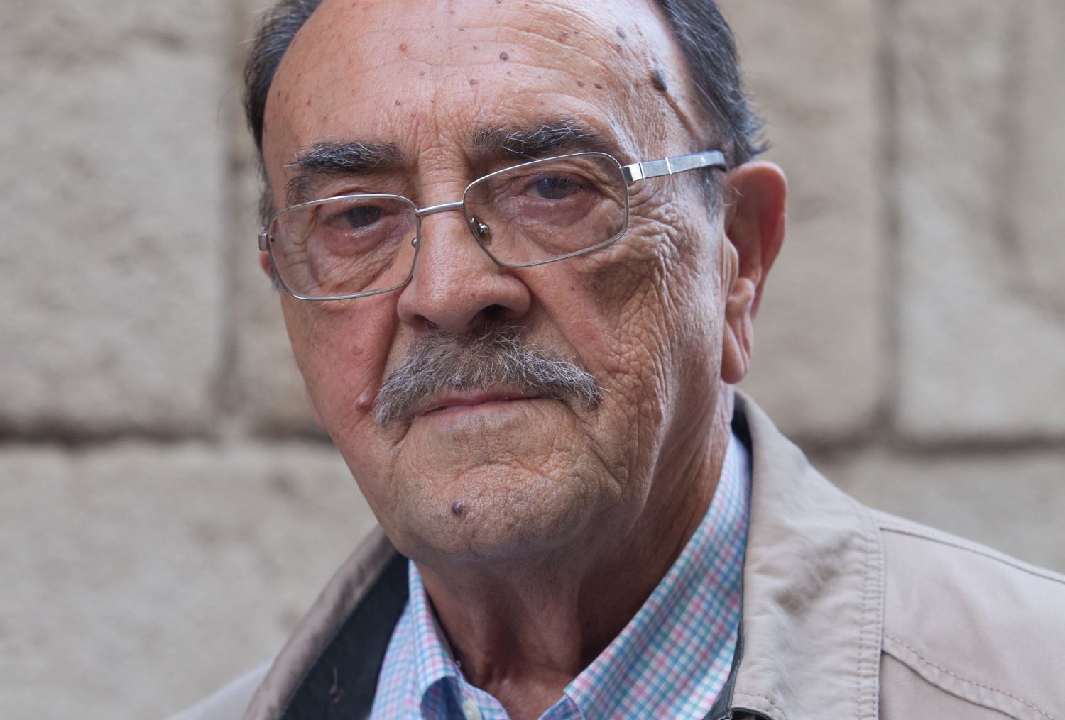 O legado poético reunido en 'Un intre no tempo' brilla na homenaxe a Franco Grande