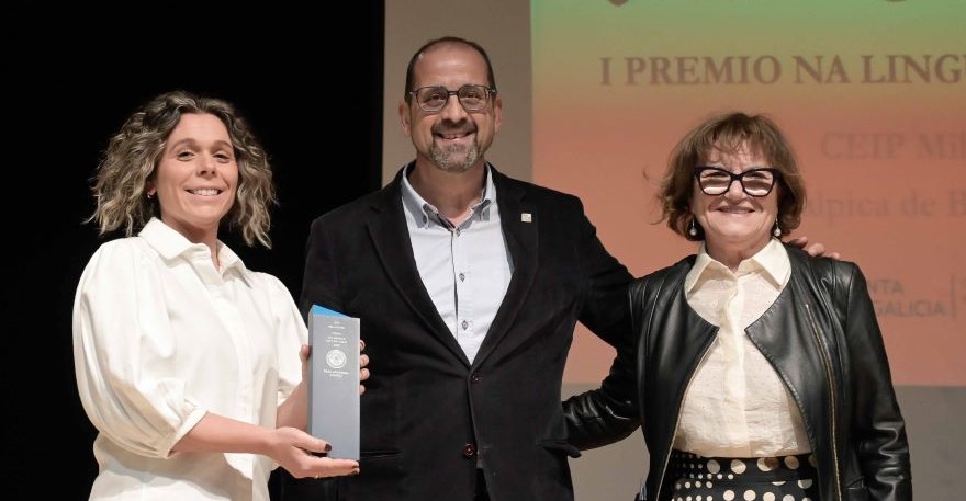 O CEIP Milladoiro de Malpica recibe o I Premio Na lingua que eu falo do proxecto Primavera das Letras