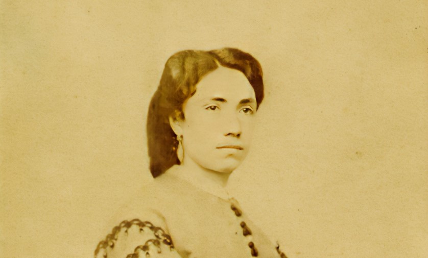 A nai de todas as meigas: de Rosalía de Castro a Begoña Caamaño