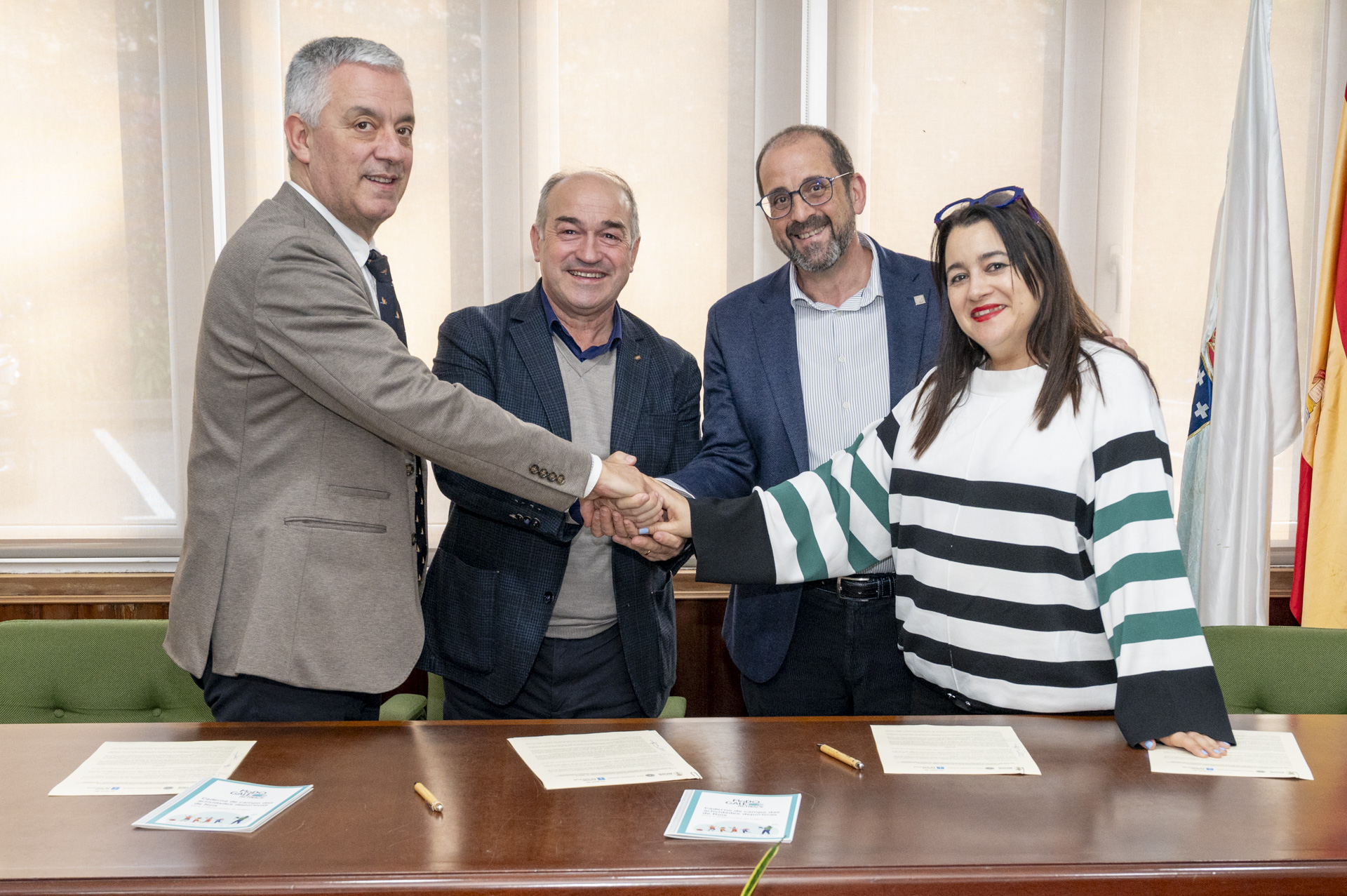 A Real Academia Galega elaborará o mapa sociolingüístico escolar de Rois