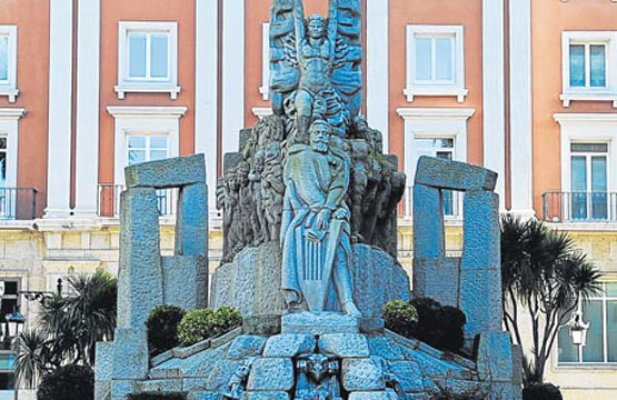 Imaxe do monumento de Asorey a Curros