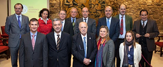 Asistentes á rolda de prensa que presentou os actos do 50 aniversario do Día das Letras Galegas