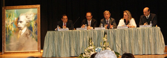 Imaxe da mesa presidencial do acto de peche Bicentenario Añón
