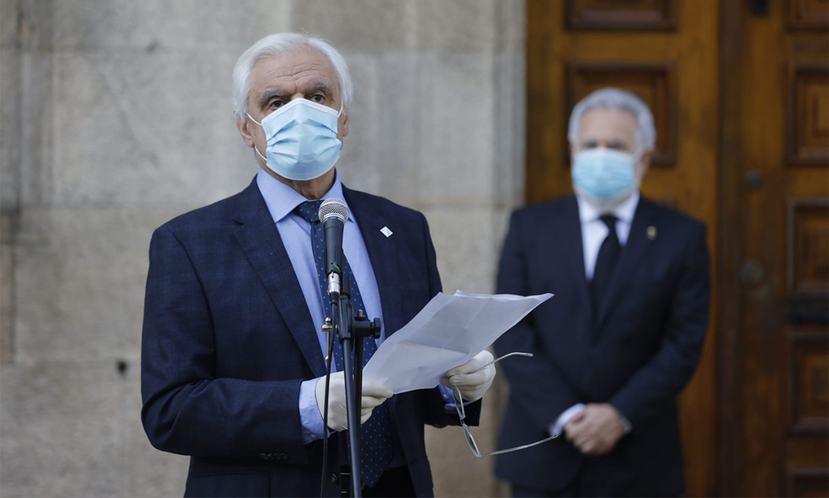 O presidente da Real Academia Galega durante a súa intervención na ofrenda floral. Fonte: RAG